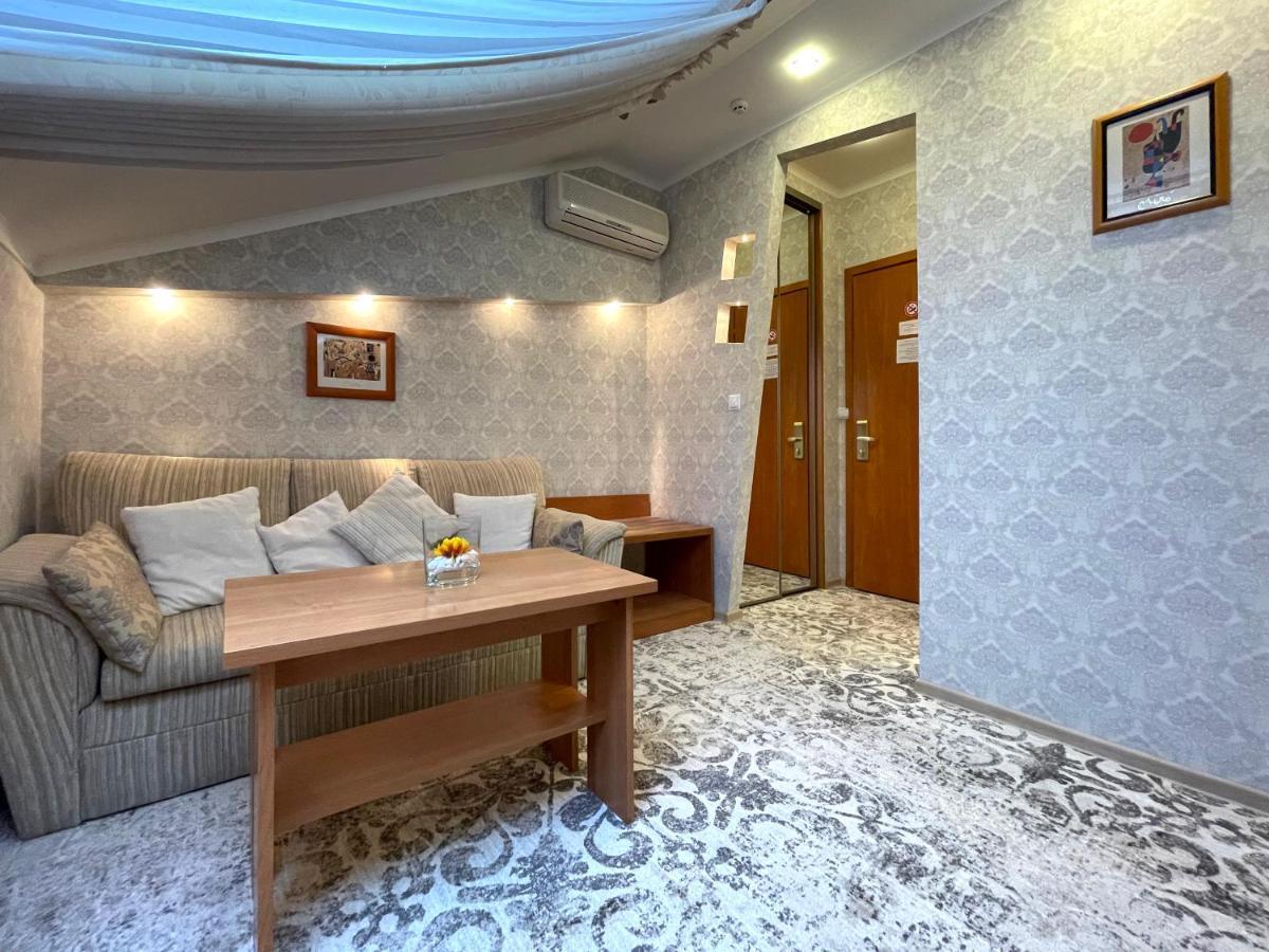 Penthouse Apartment In Hotel Eney Lwów Zewnętrze zdjęcie