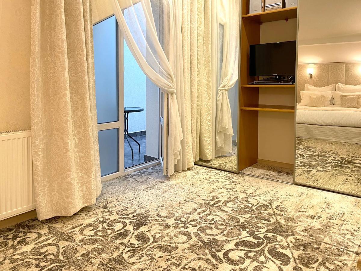 Penthouse Apartment In Hotel Eney Lwów Zewnętrze zdjęcie
