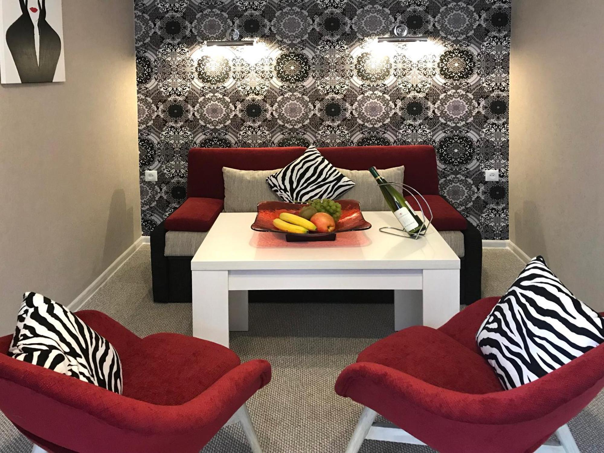 Penthouse Apartment In Hotel Eney Lwów Zewnętrze zdjęcie