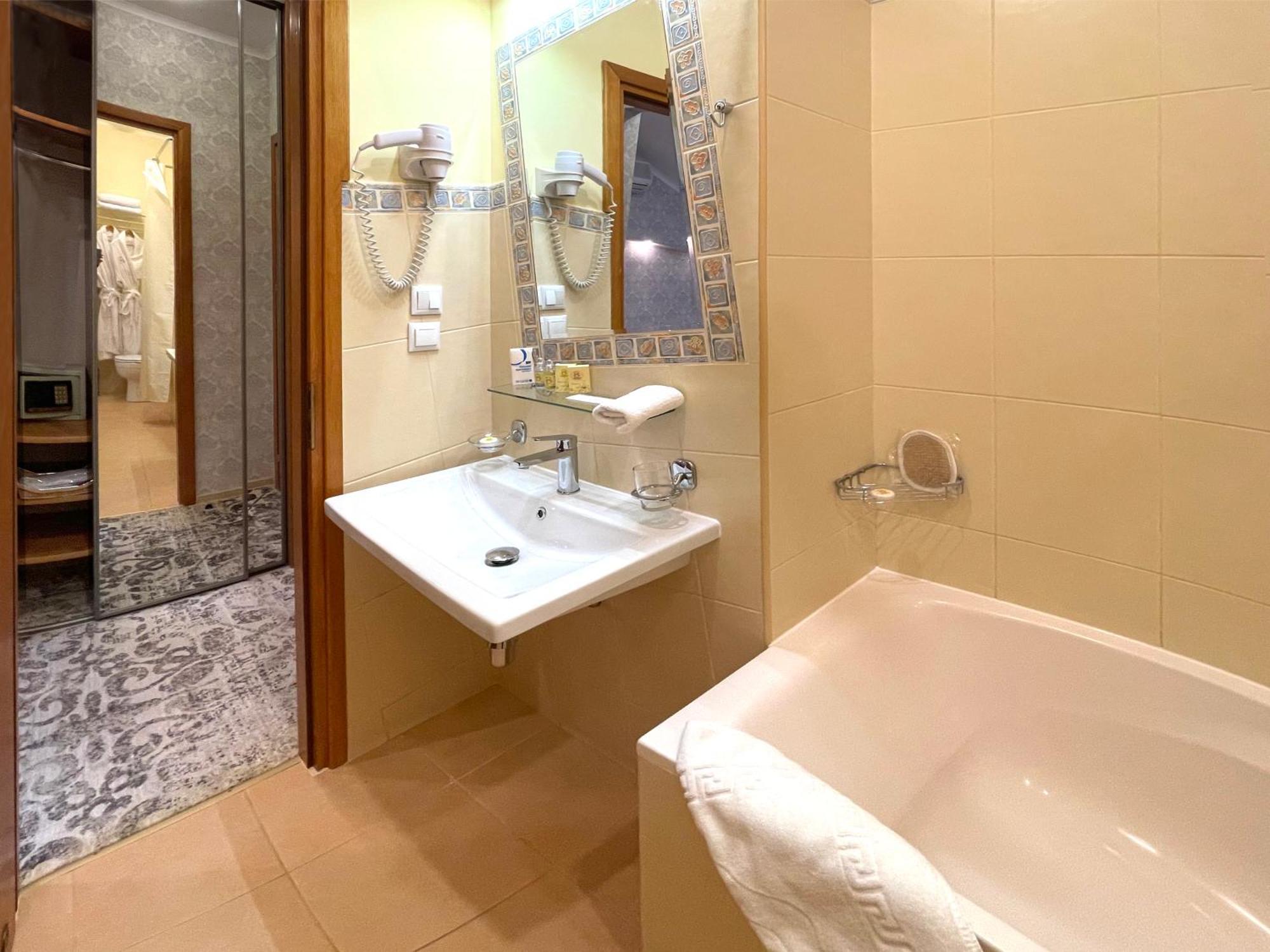 Penthouse Apartment In Hotel Eney Lwów Pokój zdjęcie